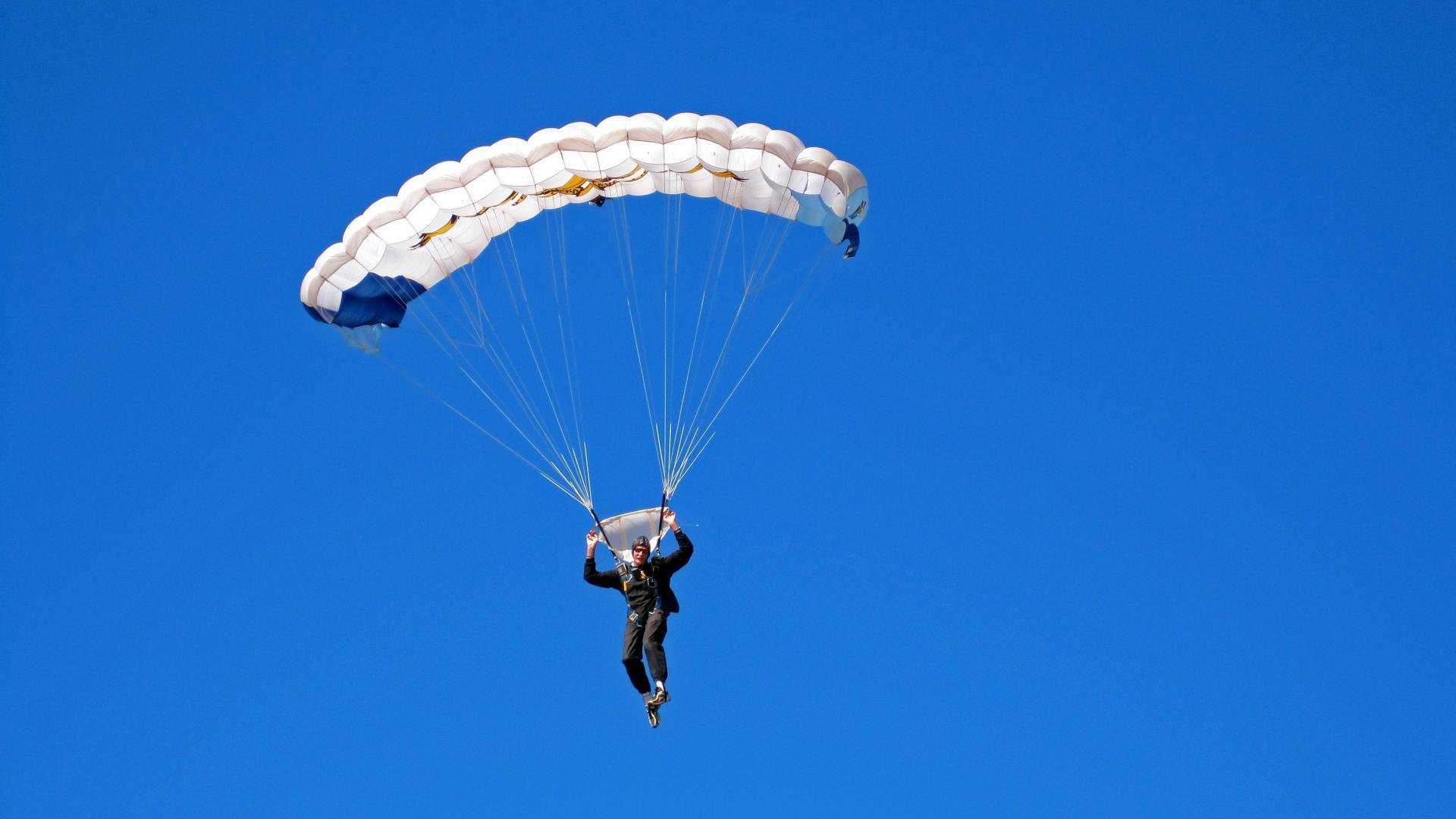 中小学教师提升路径，如何提升中小学教师素养水平