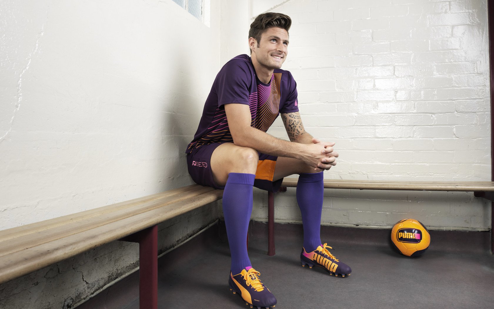 九游体育下载-攻防大比拼：比赛中的精彩配合与技术细节，攻防战术基础配合教学与训练应注意哪些问题